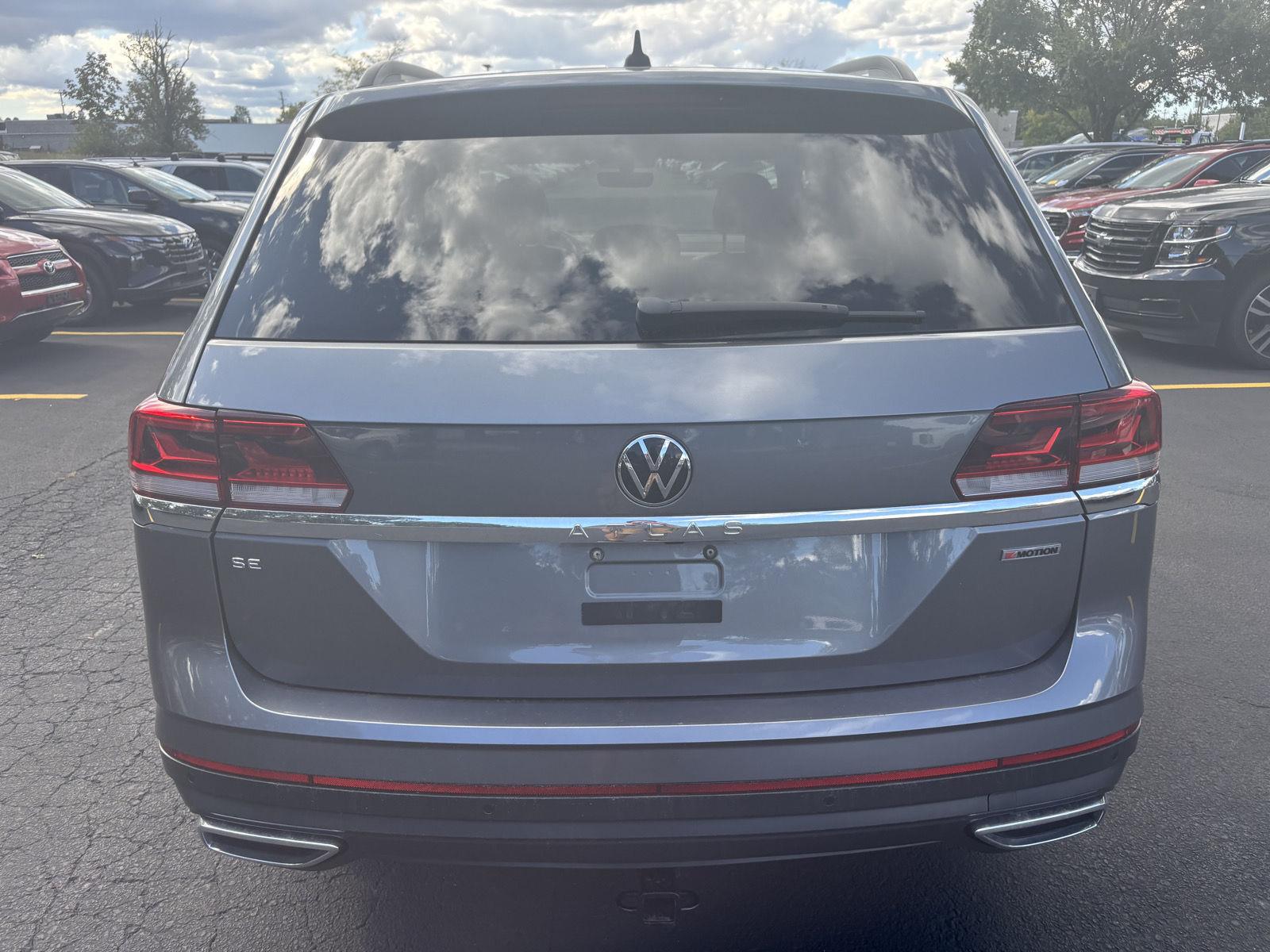 Used 2022 Platinum Gray Metallic Volkswagen 2.0T SE w/Technology image 5