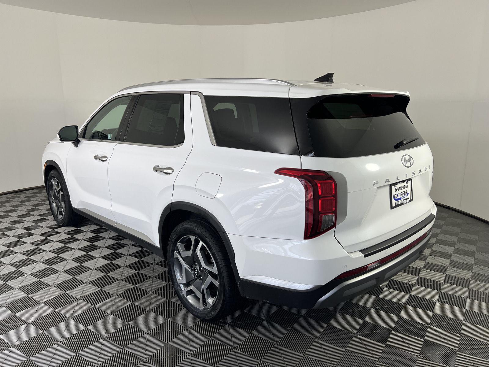 Certified Used 2025 Hyper White Hyundai SEL Premium 7P image 5