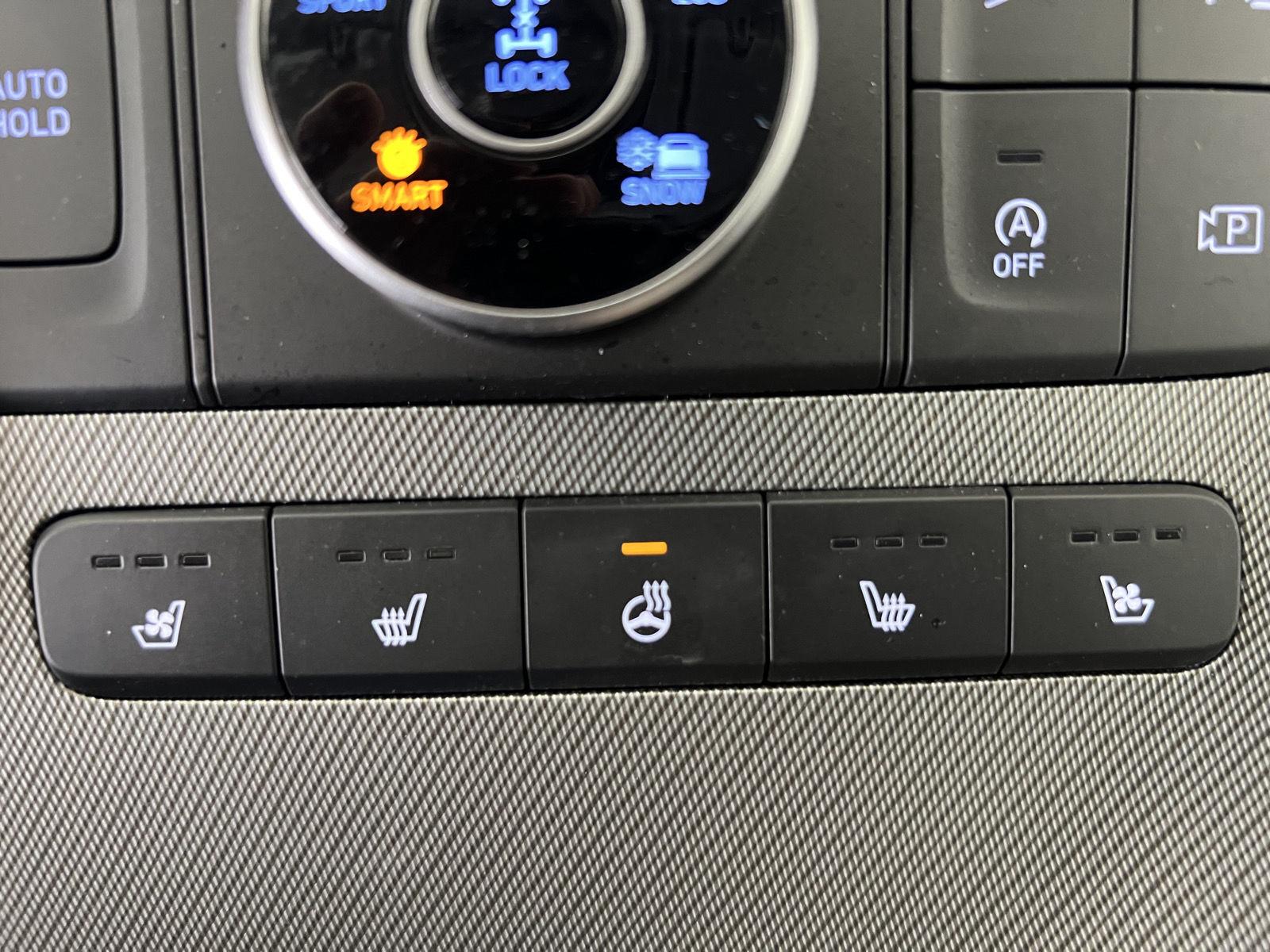 Certified Used 2025 Hyper White Hyundai SEL Premium 7P image 31