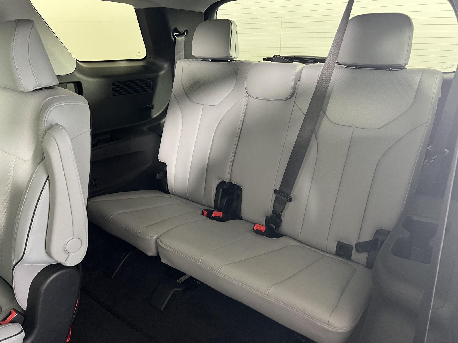 Certified Used 2025 Hyper White Hyundai SEL Premium 7P image 35