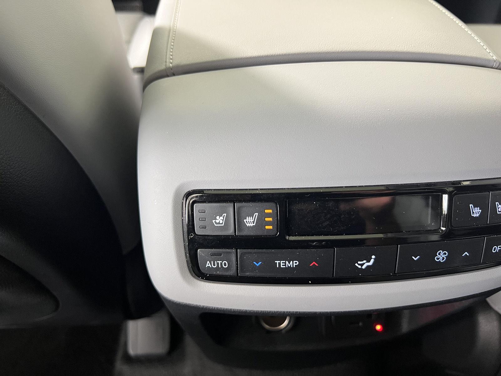 Certified Used 2025 Hyper White Hyundai SEL Premium 7P image 39