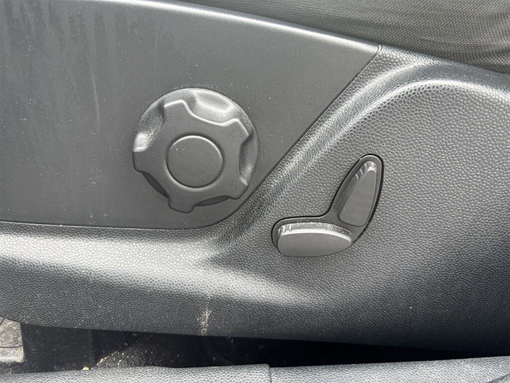 Used 2020 Shadow Black Ford SE image 10