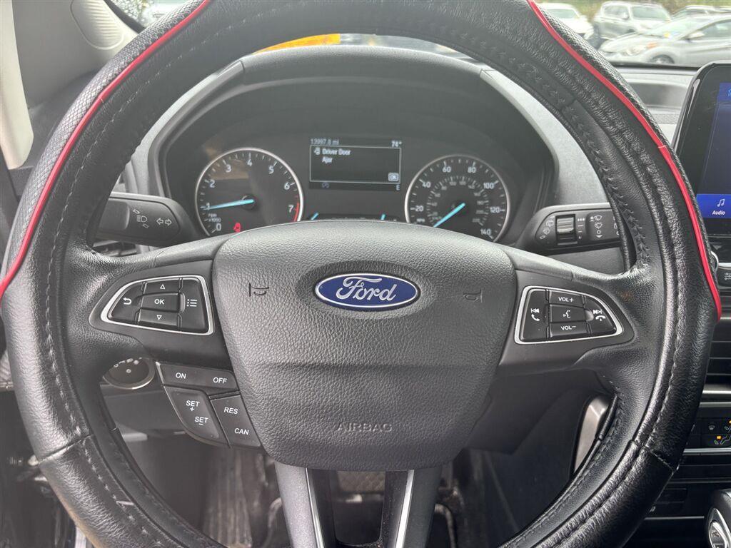 Used 2020 Shadow Black Ford SE image 13