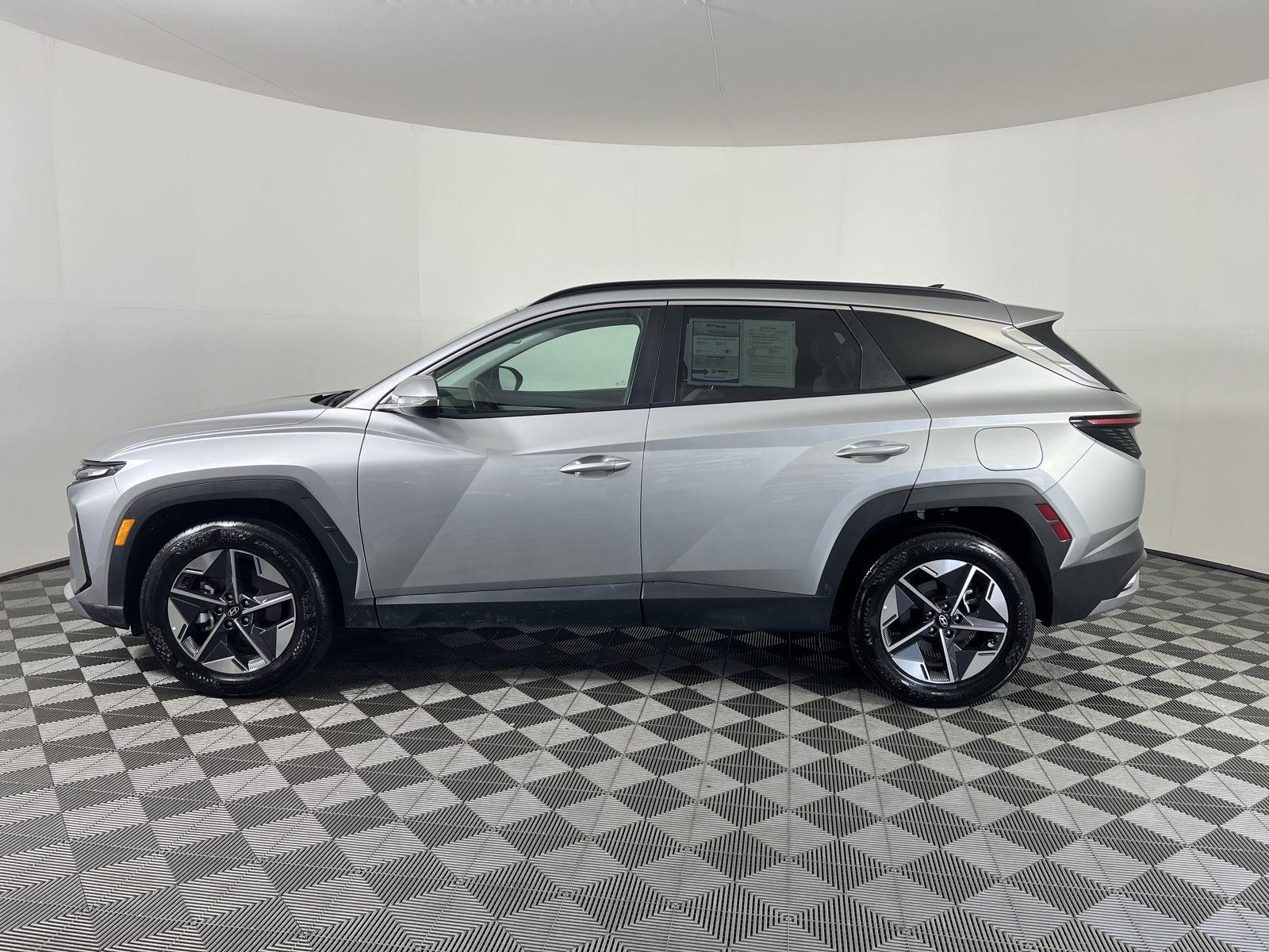 Certified Used 2025 Shimmering Silver Hyundai SEL Convenience image 6