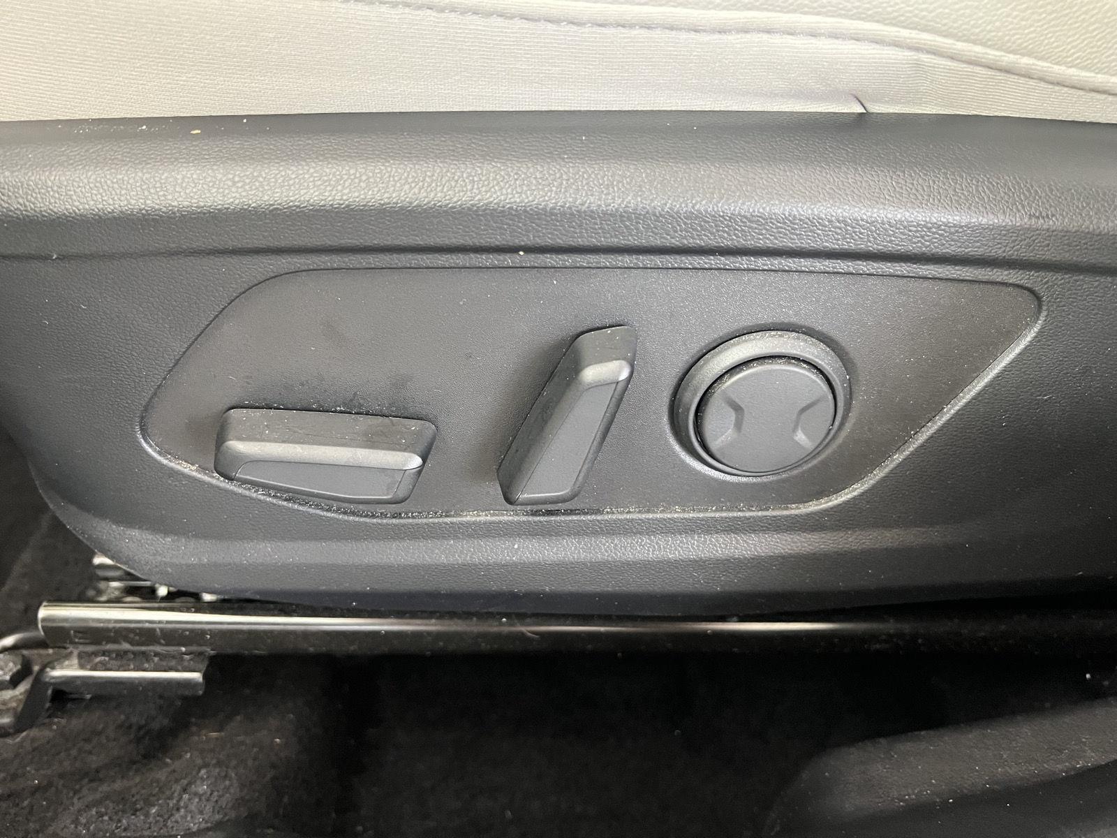 Certified Used 2025 Shimmering Silver Hyundai SEL Convenience image 12