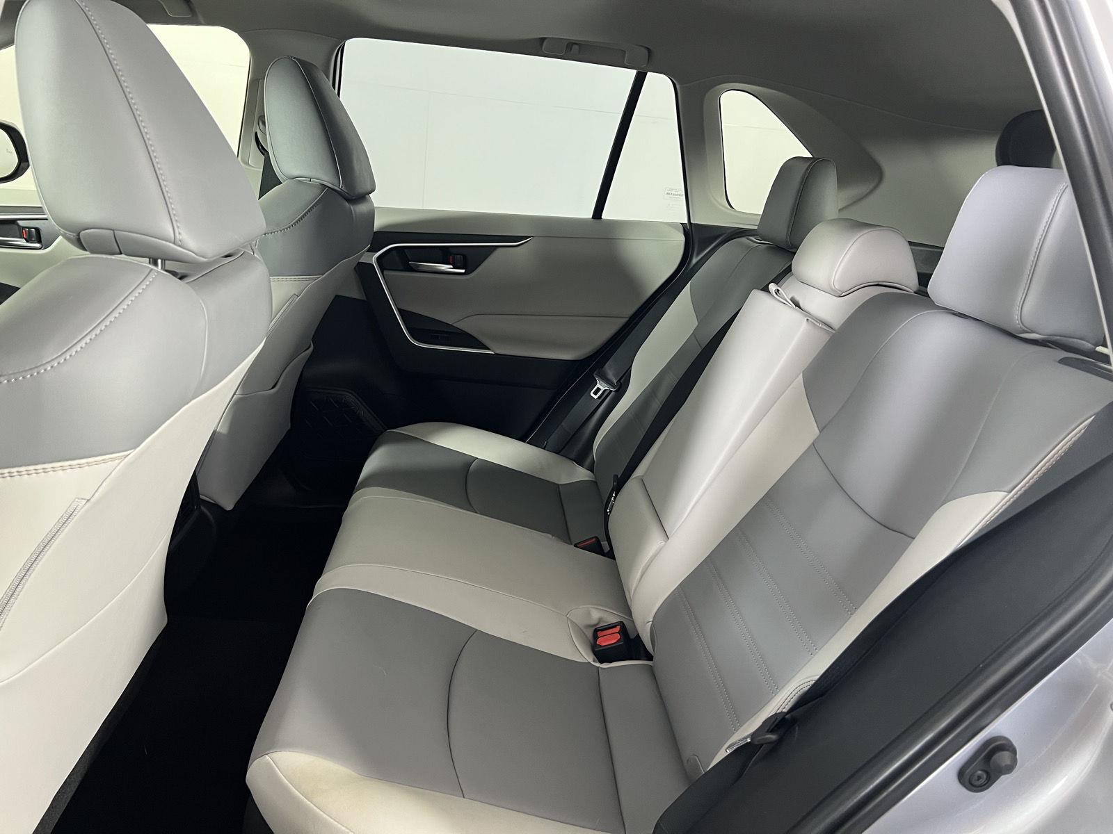 Used 2024 Silver Sky Metallic Toyota XLE Premium image 28