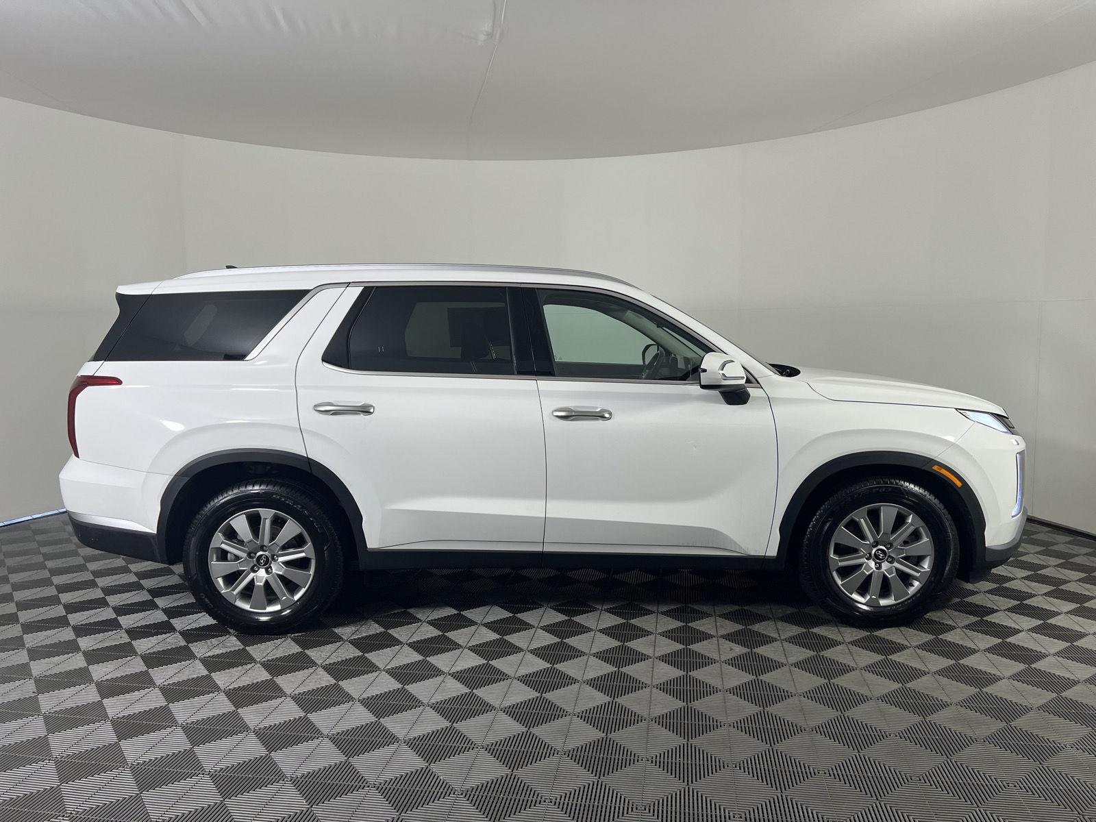 Certified Used 2023 Hyper White Hyundai SEL image 2