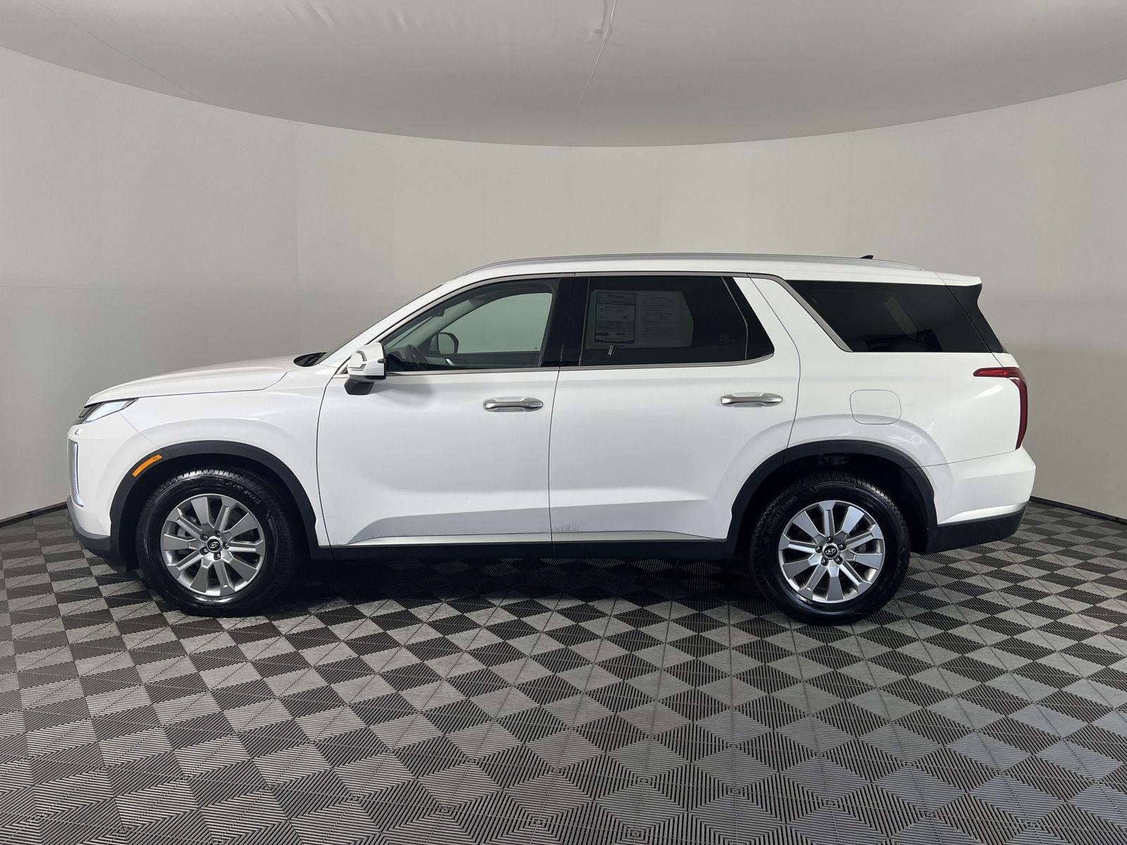Certified Used 2023 Hyper White Hyundai SEL image 6