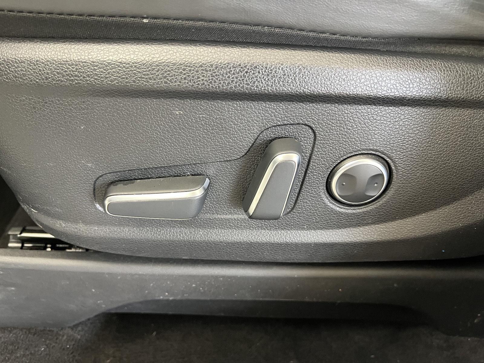 Certified Used 2023 Hyper White Hyundai SEL image 12