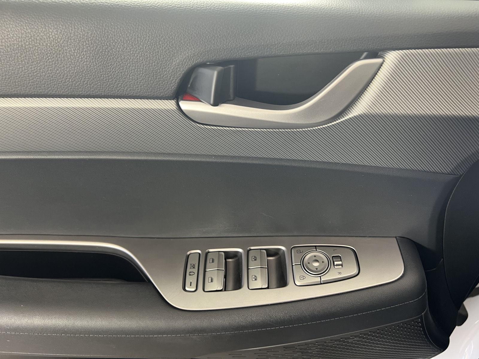 Certified Used 2023 Hyper White Hyundai SEL image 13