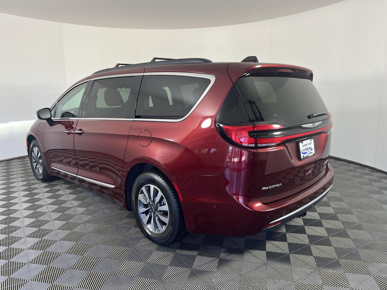 Used 2023 Velvet Red Pearlcoat Chrysler Hybrid Limited image 5