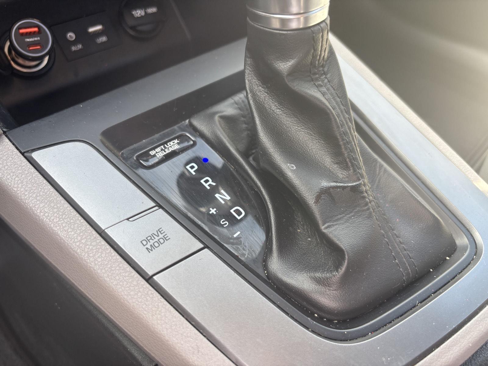 Used 2020 Stellar Silver Hyundai SE image 16