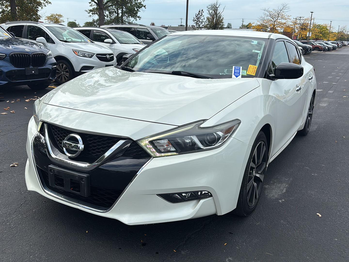 Used 2018 Pearl White Nissan S image 3