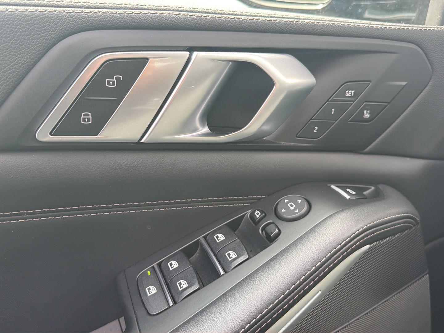 Used 2023 Phytonic Blue Metallic BMW M50i image 13