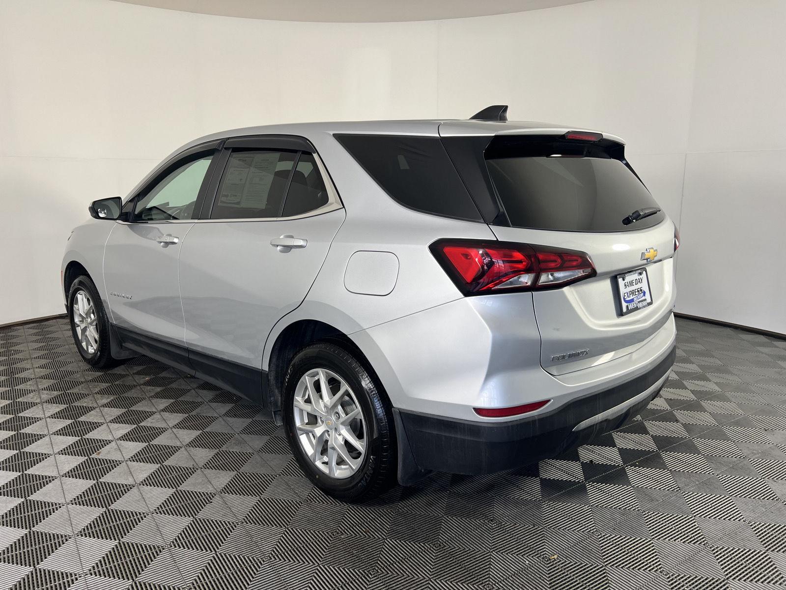 Used 2022 Silver Ice Metallic Chevrolet LT image 5