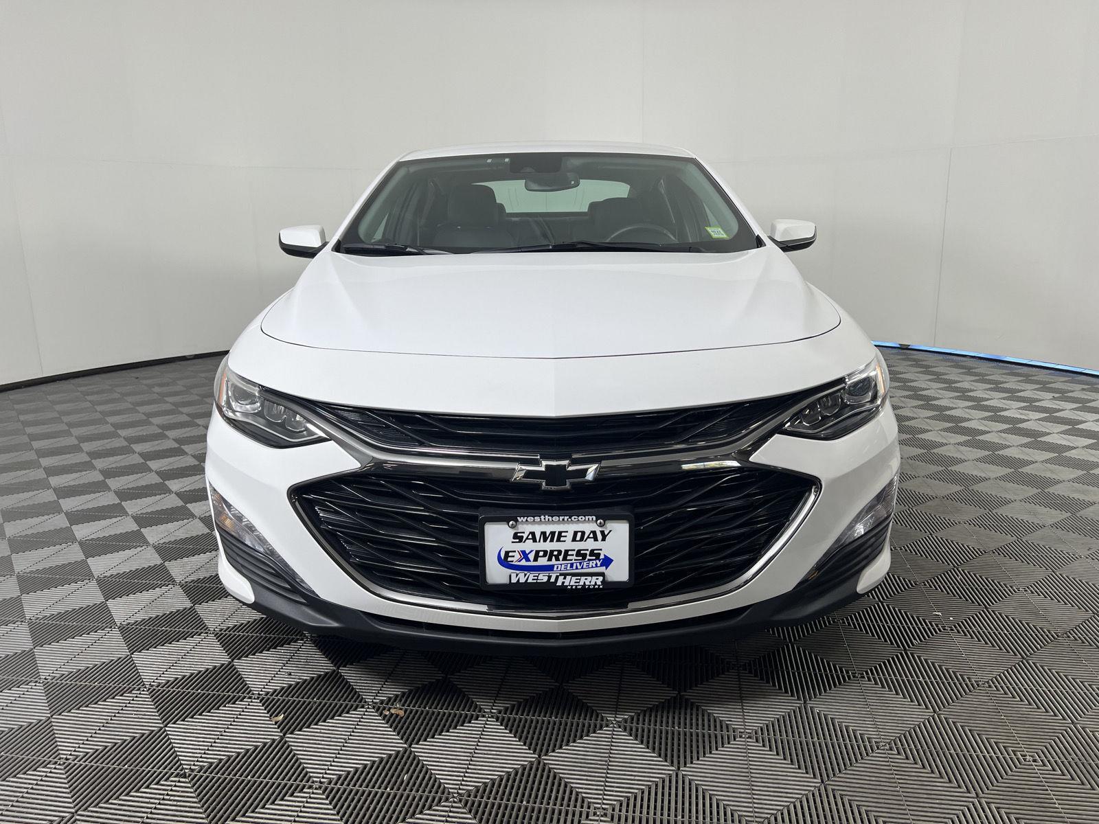 Used 2024 Summit White Chevrolet LT image 8