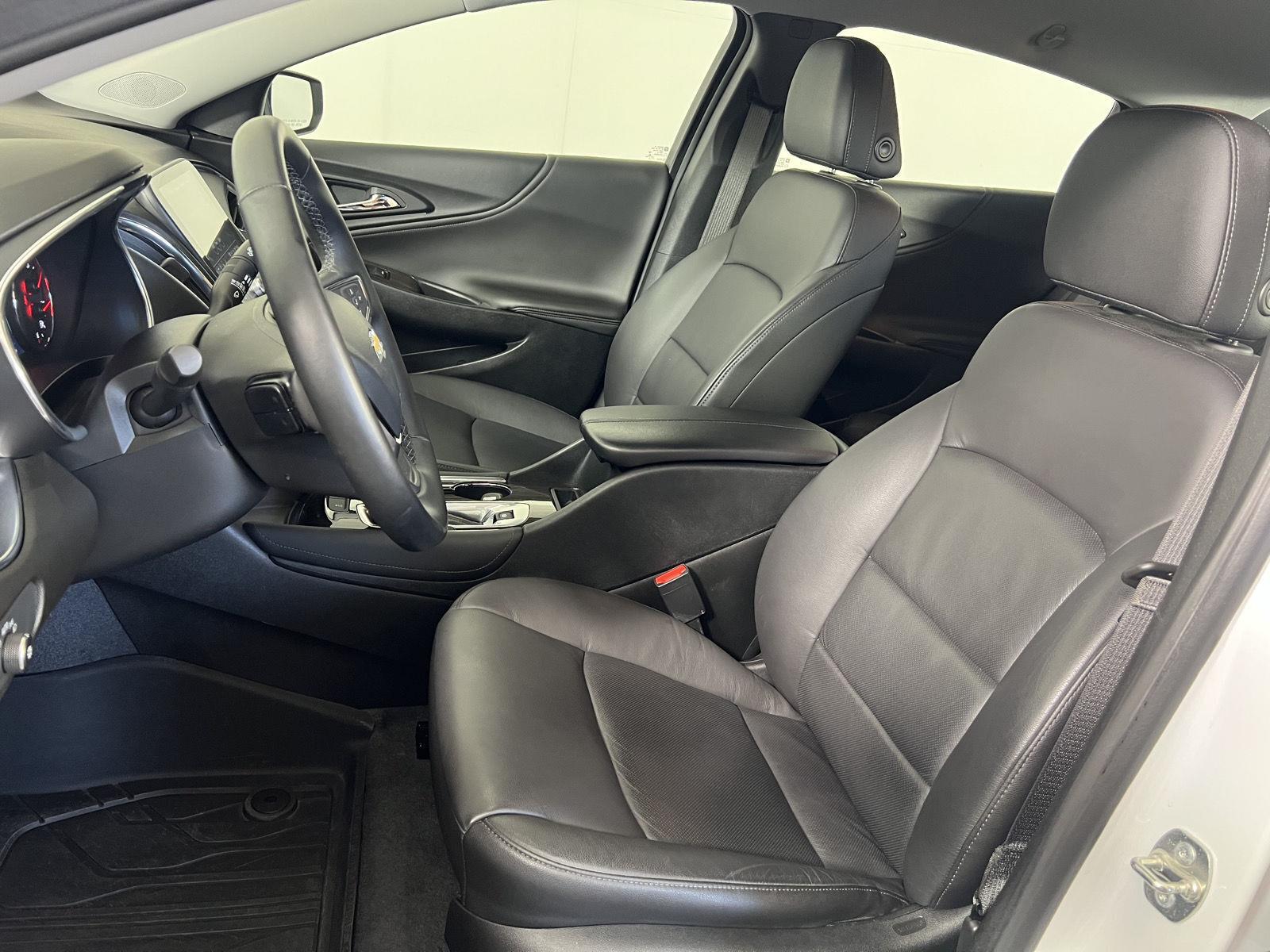 Used 2024 Summit White Chevrolet LT image 11