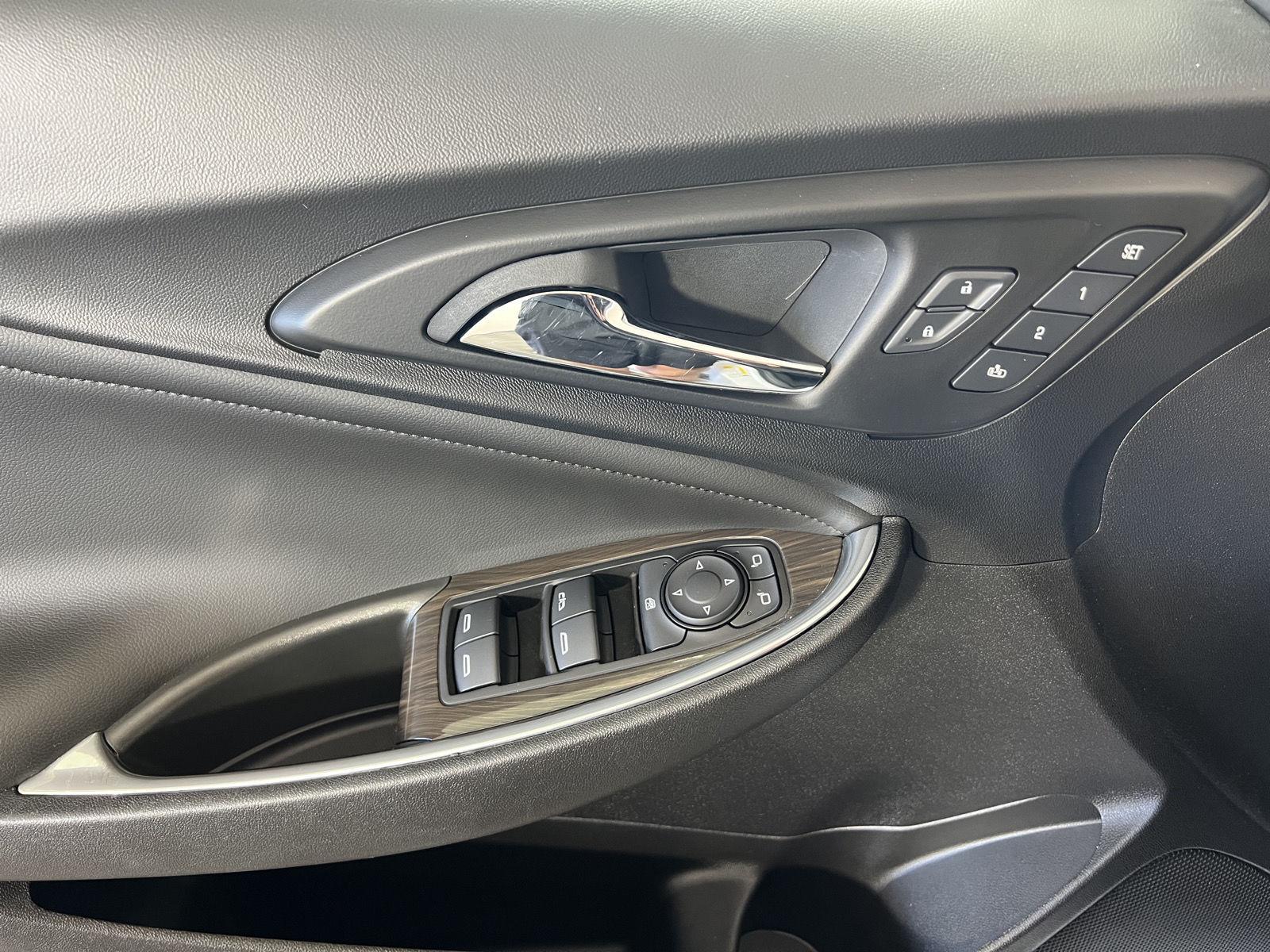 Used 2024 Summit White Chevrolet LT image 13