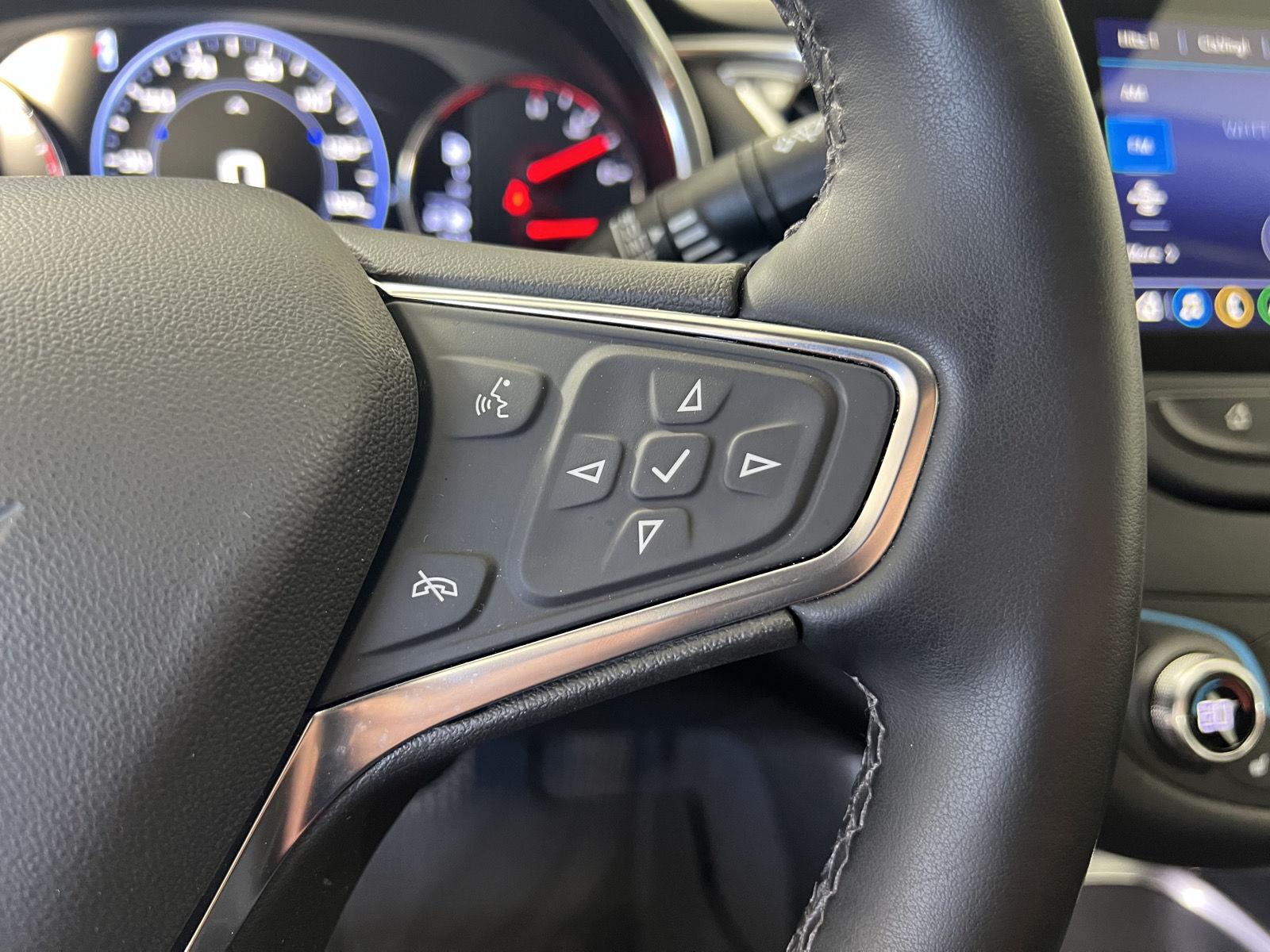 Used 2024 Summit White Chevrolet LT image 17