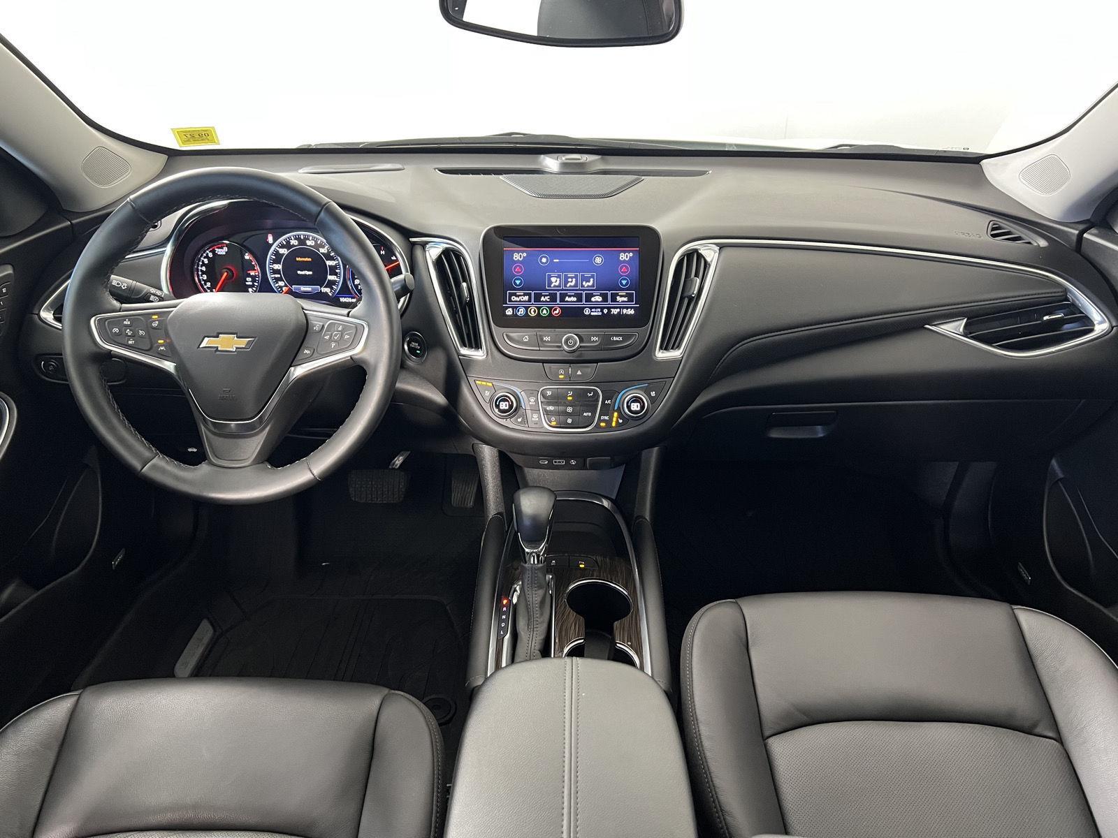 Used 2024 Summit White Chevrolet LT image 27