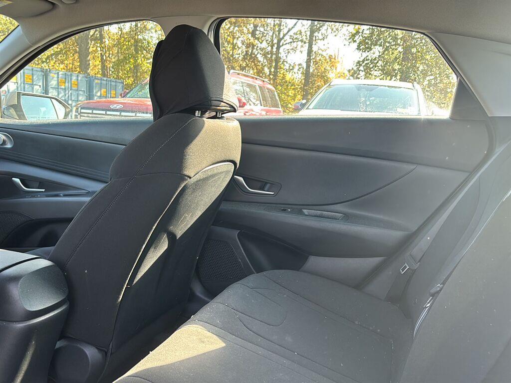 Certified Used 2023 Fluid Metal Hyundai SEL image 14