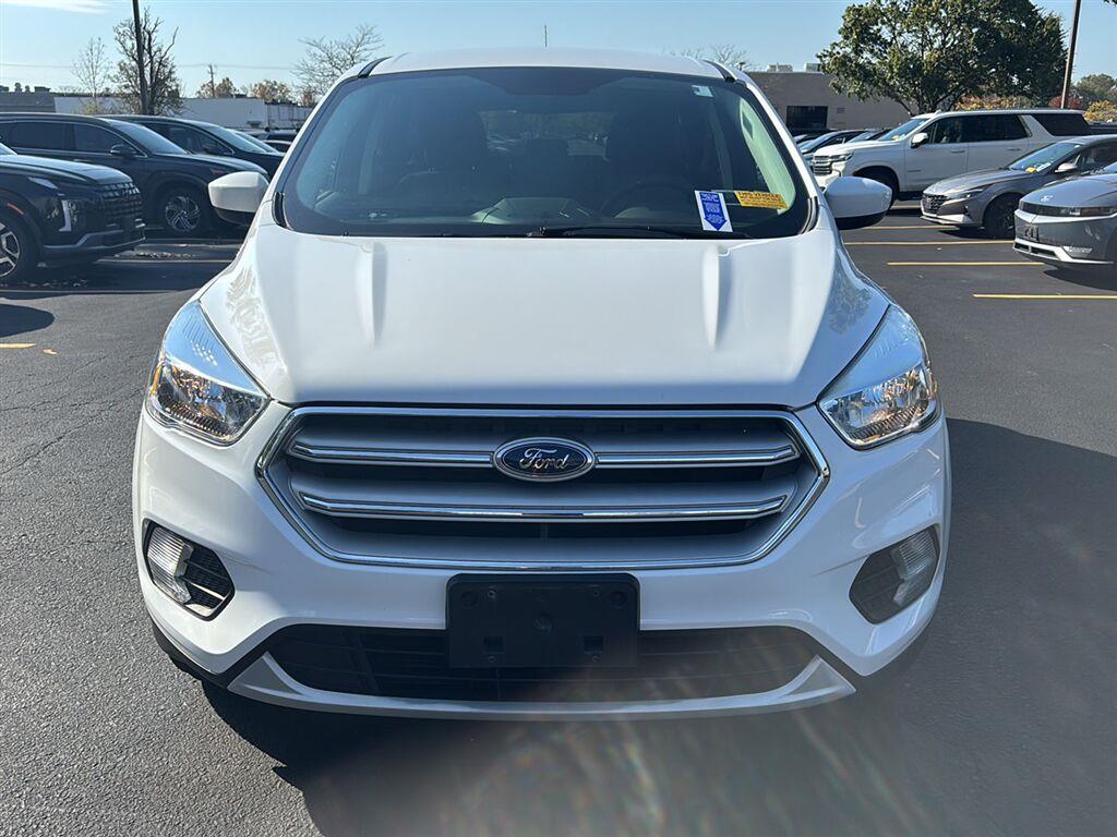 Used 2019 Oxford White Ford SE image 2
