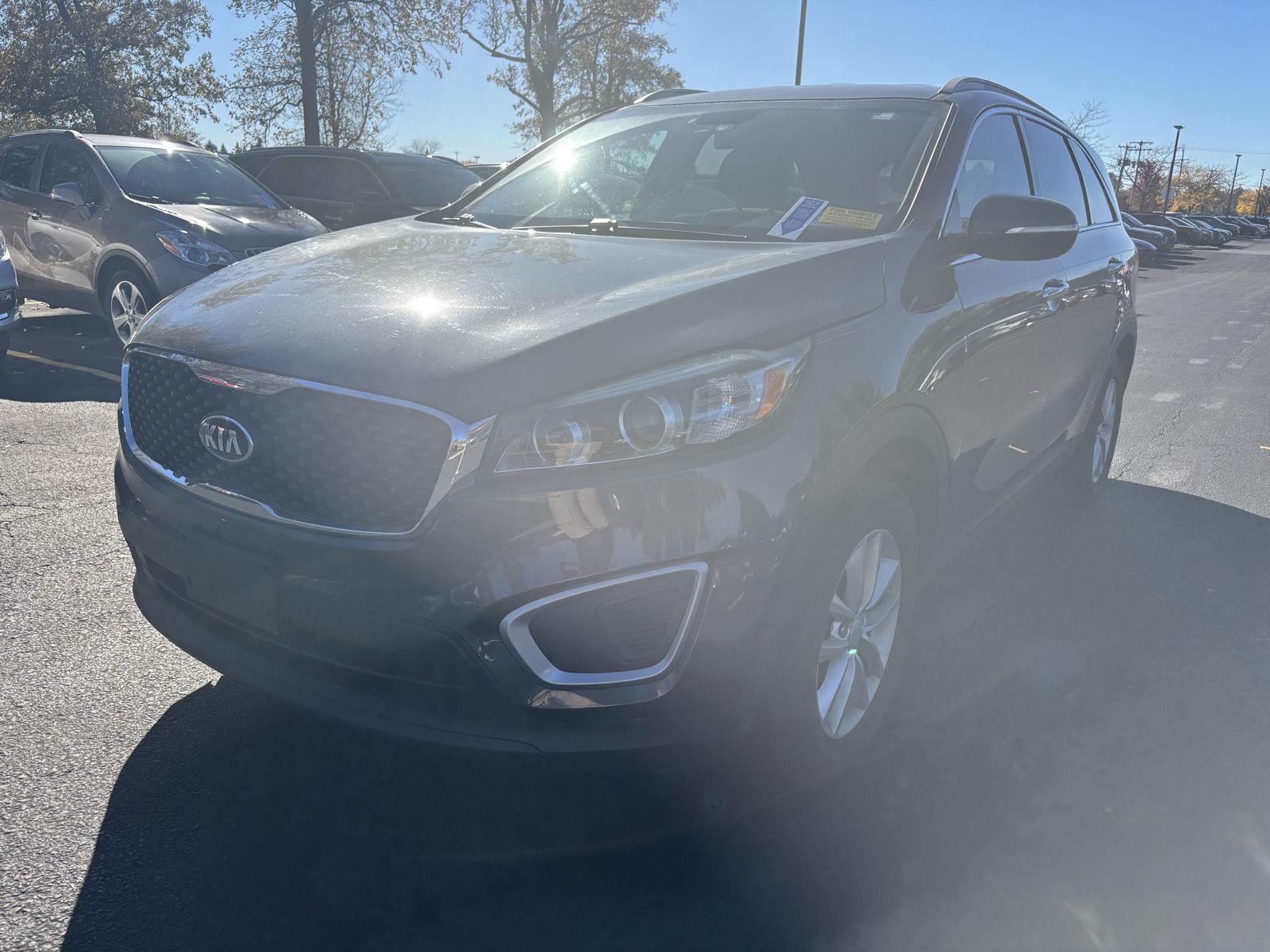 Used 2018 Platinum Graphite Kia LX image 3