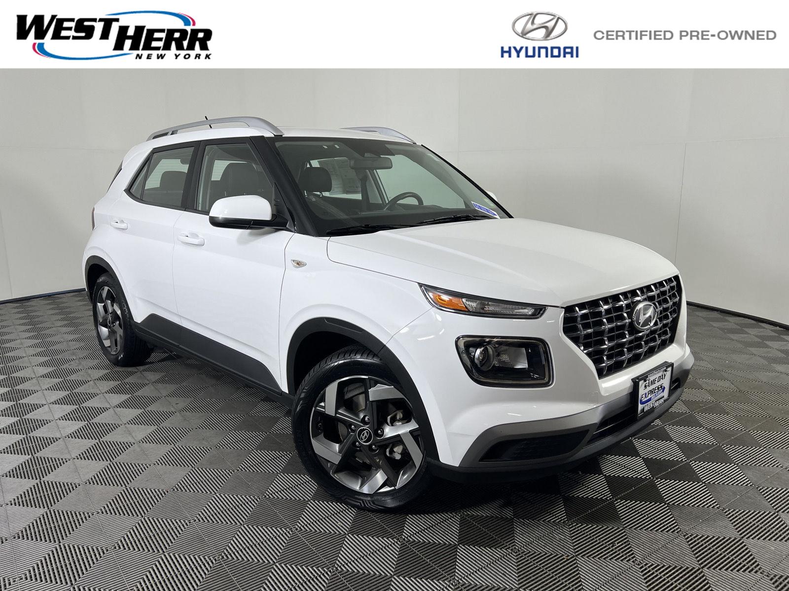Lunar White 2023 Hyundai Venue SUV / Crossover Front-Wheel Drive Continuously Variable Transmission