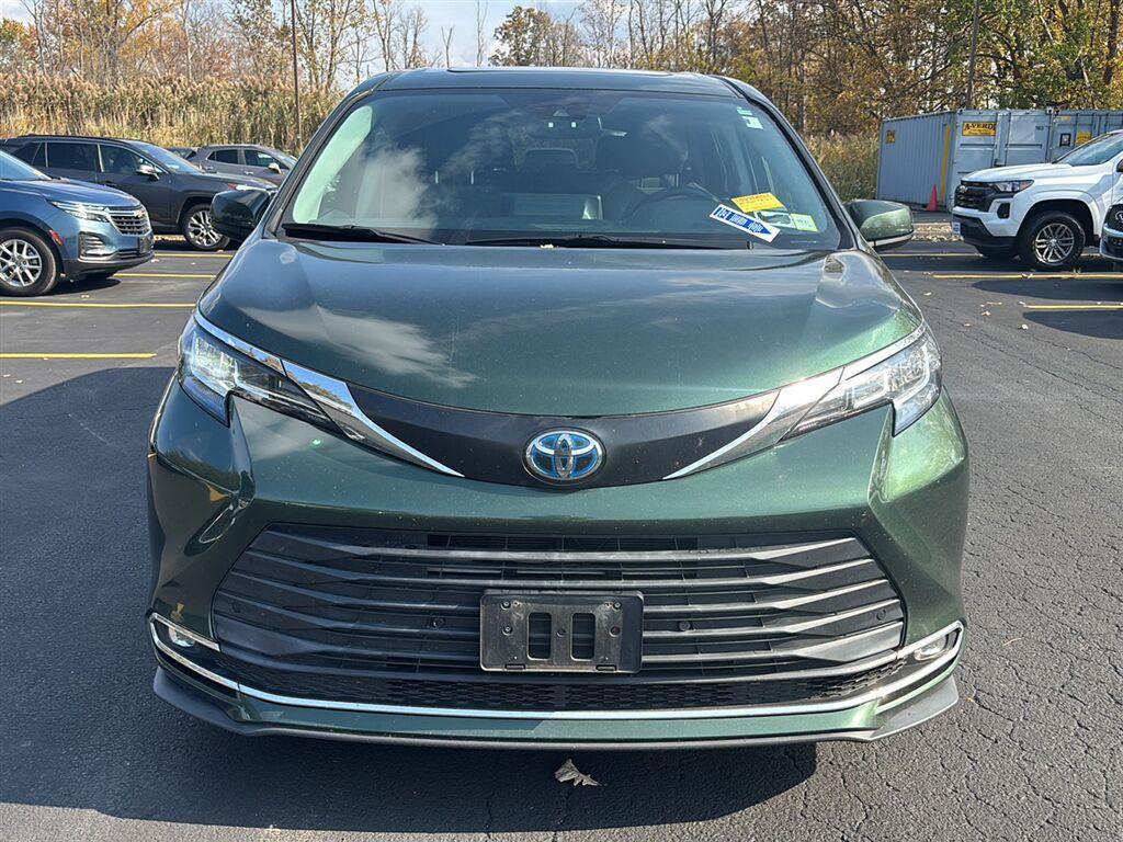 Used 2021 Cypress Toyota XLE 7-Passenger image 2