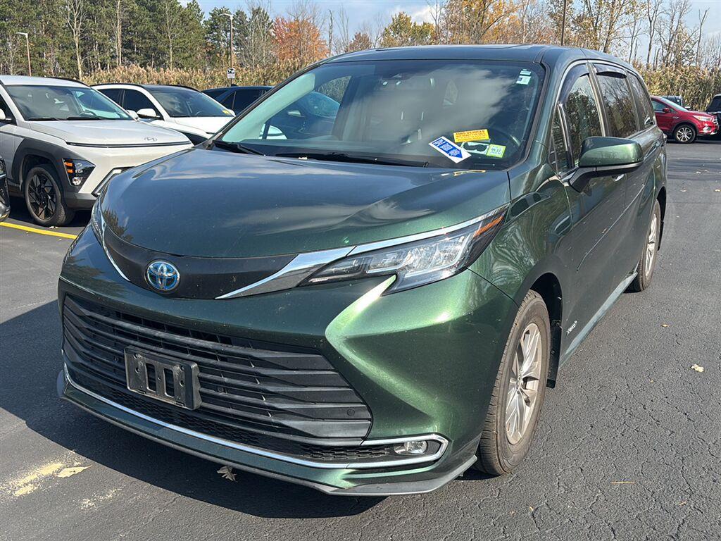 Used 2021 Cypress Toyota XLE 7-Passenger image 3