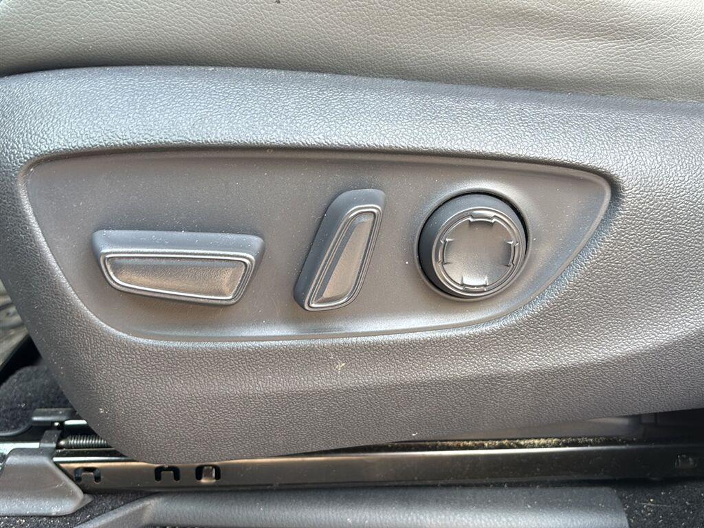 Used 2021 Cypress Toyota XLE 7-Passenger image 10