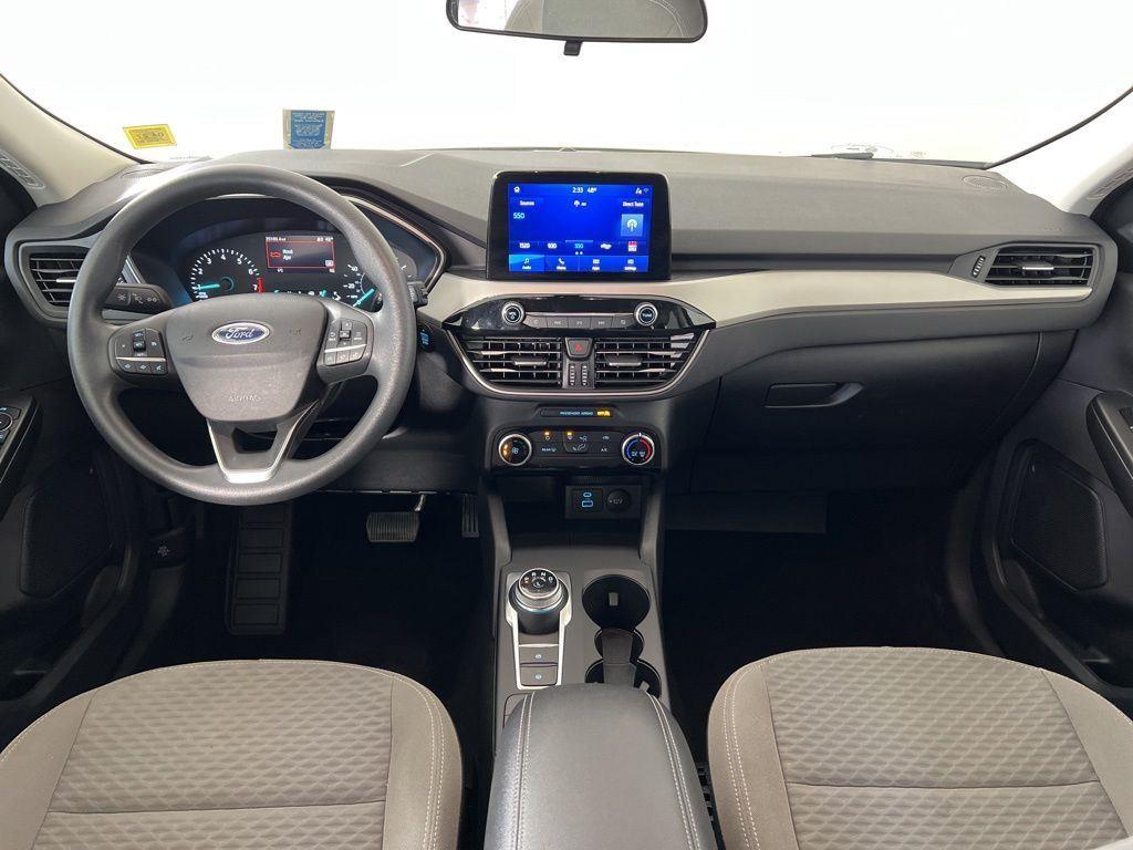 Used 2022 White Metallic Ford SE image 26