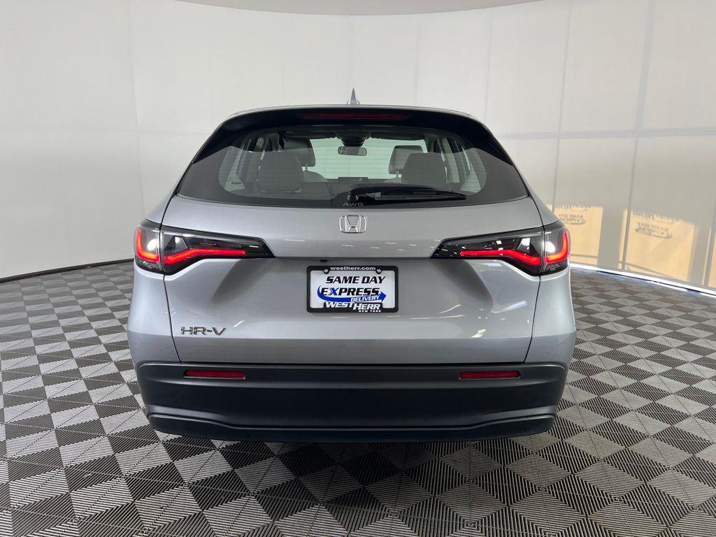 Used 2023 Lunar Silver Metallic Honda LX image 11