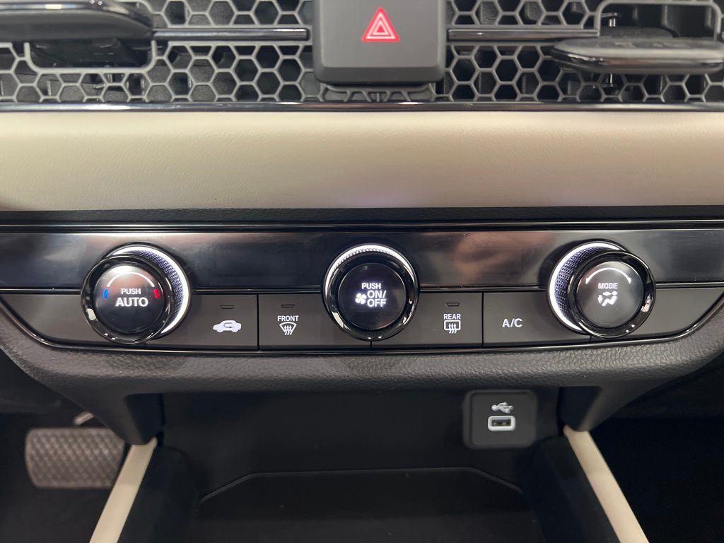 Used 2023 Lunar Silver Metallic Honda LX image 26