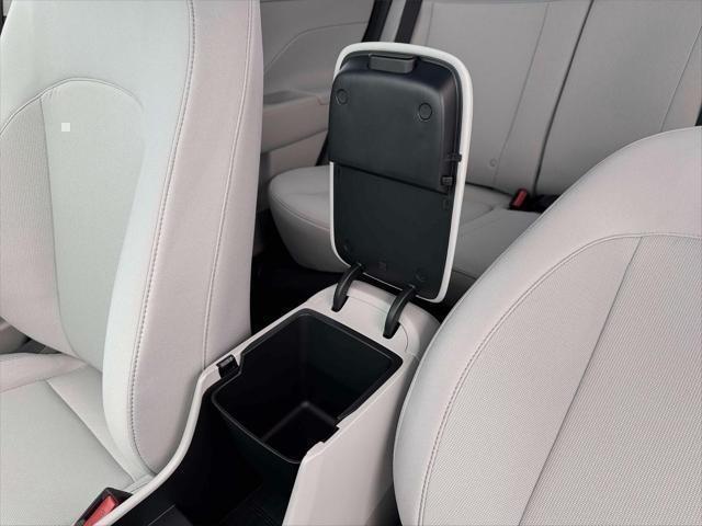 New 2026 Abyss Black Pearl Hyundai SE image 19