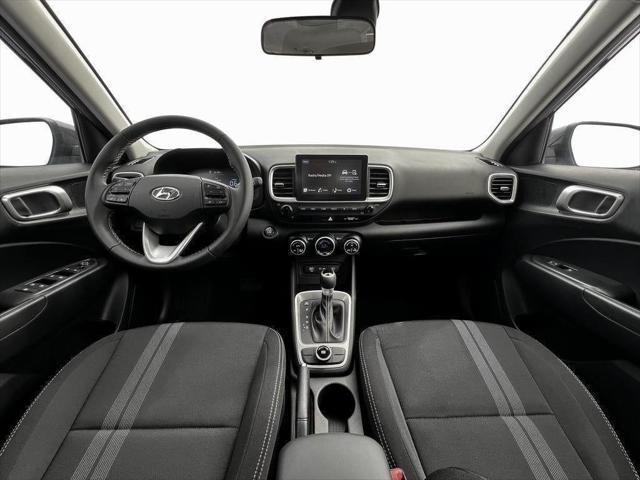 New 2025 Lunar White Hyundai SEL image 37