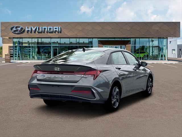 New 2026 Amazon Gray Hyundai SEL Sport image 10
