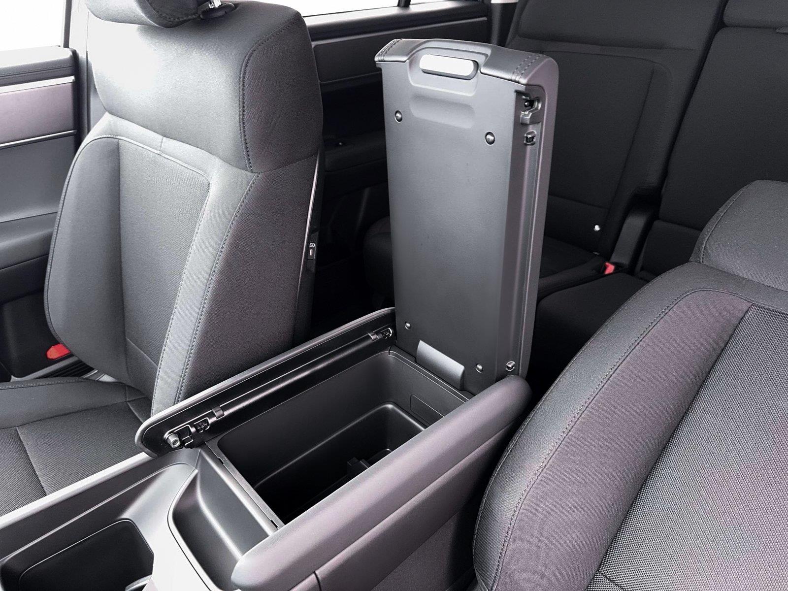New 2026 Shimmering Silver Pearl Hyundai SE AWD image 18