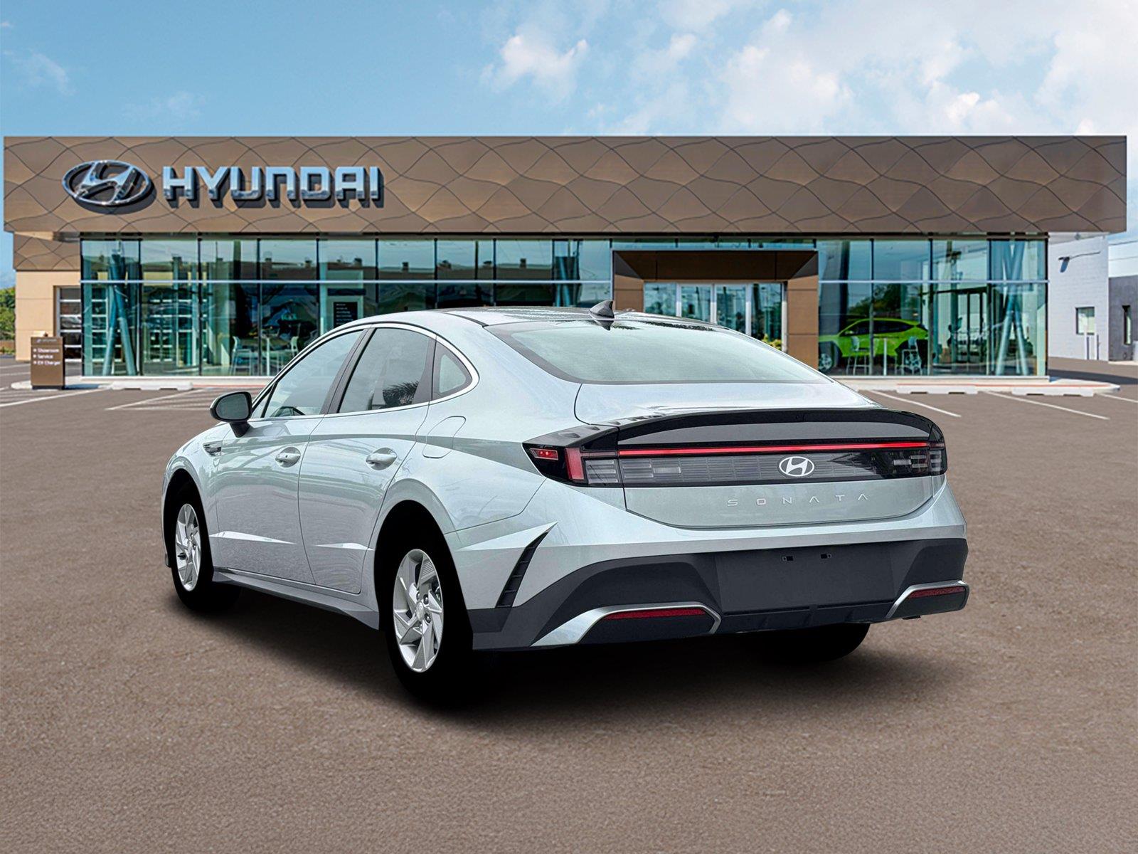 New 2026 Aero Silver Hyundai SE image 5