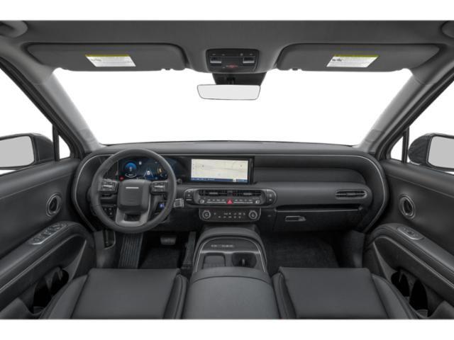 New 2027 Shimmering Silver Hyundai SEL 8P image 4
