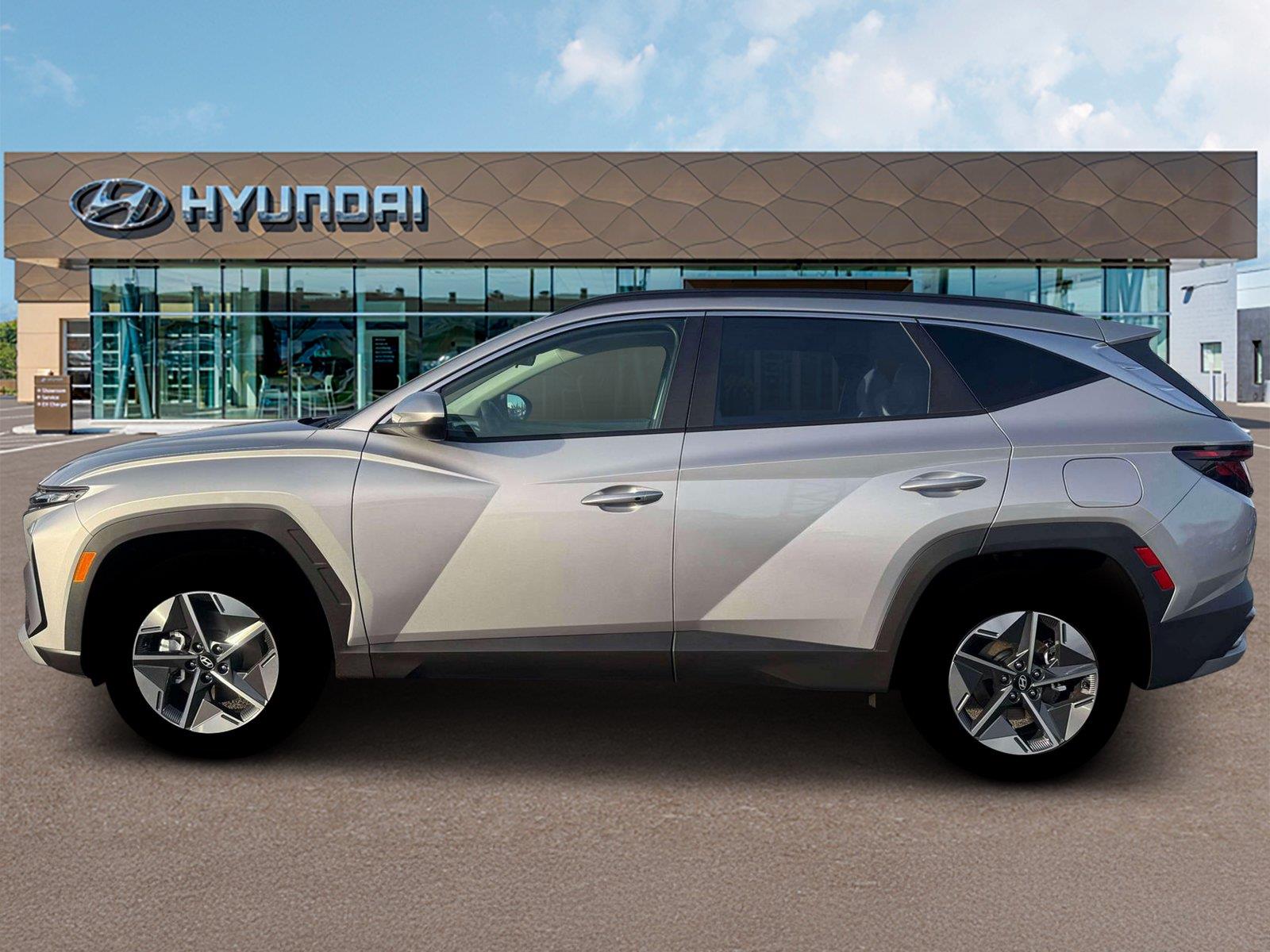New 2026 Shimmering Silver Hyundai SEL image 3
