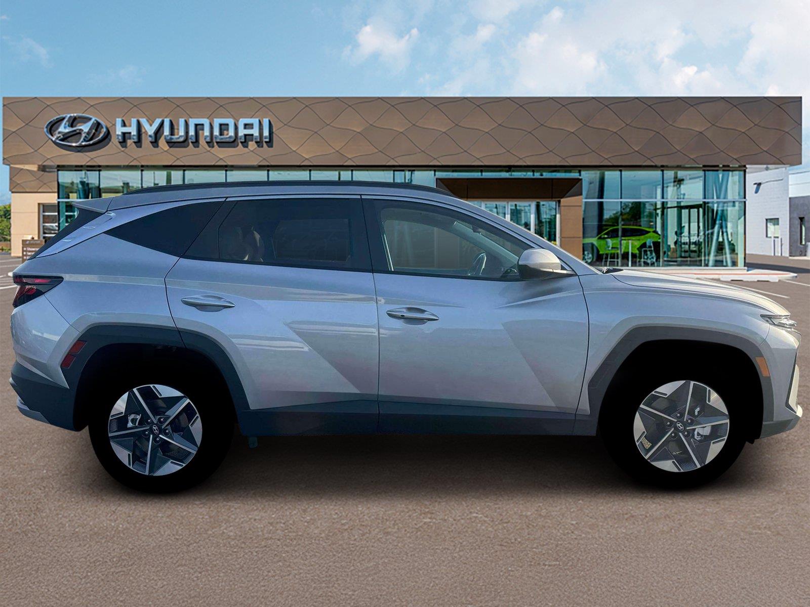New 2026 Shimmering Silver Hyundai SEL image 9