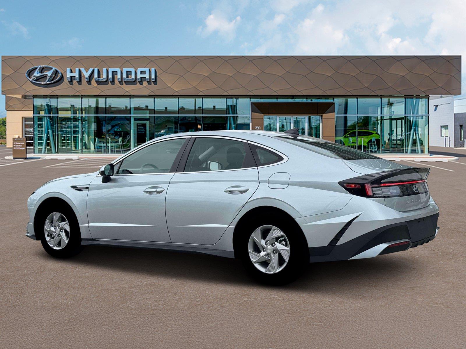 New 2026 Aero Silver Hyundai SE image 4