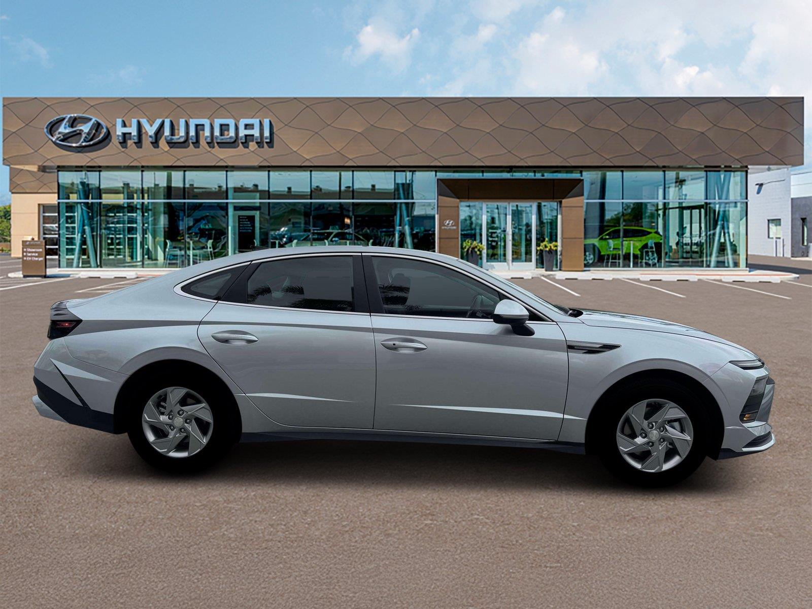 New 2026 Aero Silver Hyundai SE image 9