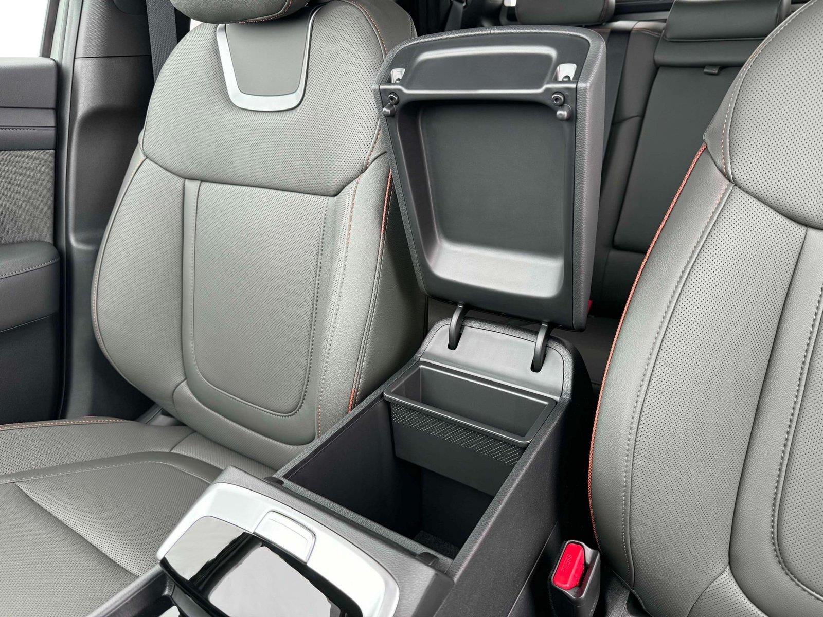 New 2025 Atlas White Hyundai Limited image 18