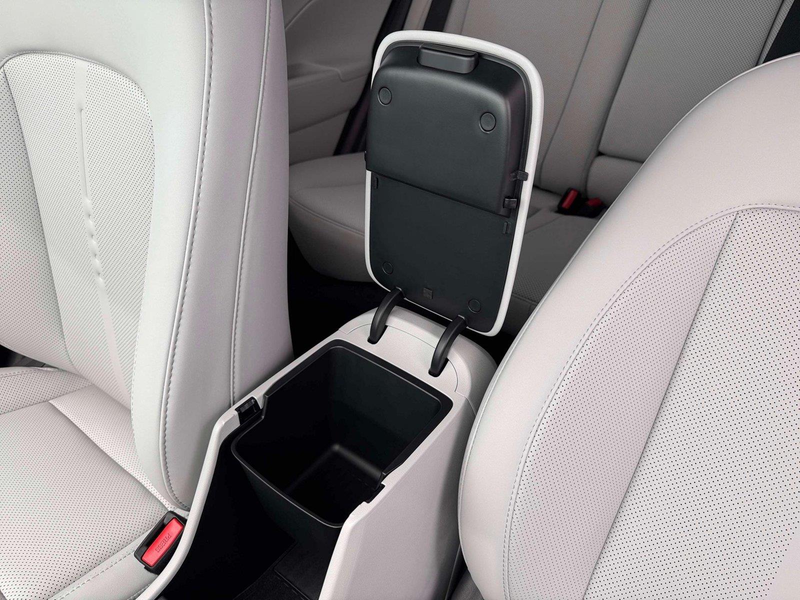 New 2026 Cyber Gray Metallic Hyundai Limited AWD image 19
