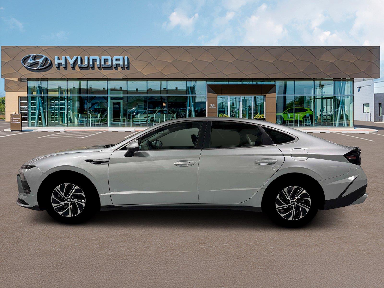 New 2026 Aero Silver Hyundai Blue image 3