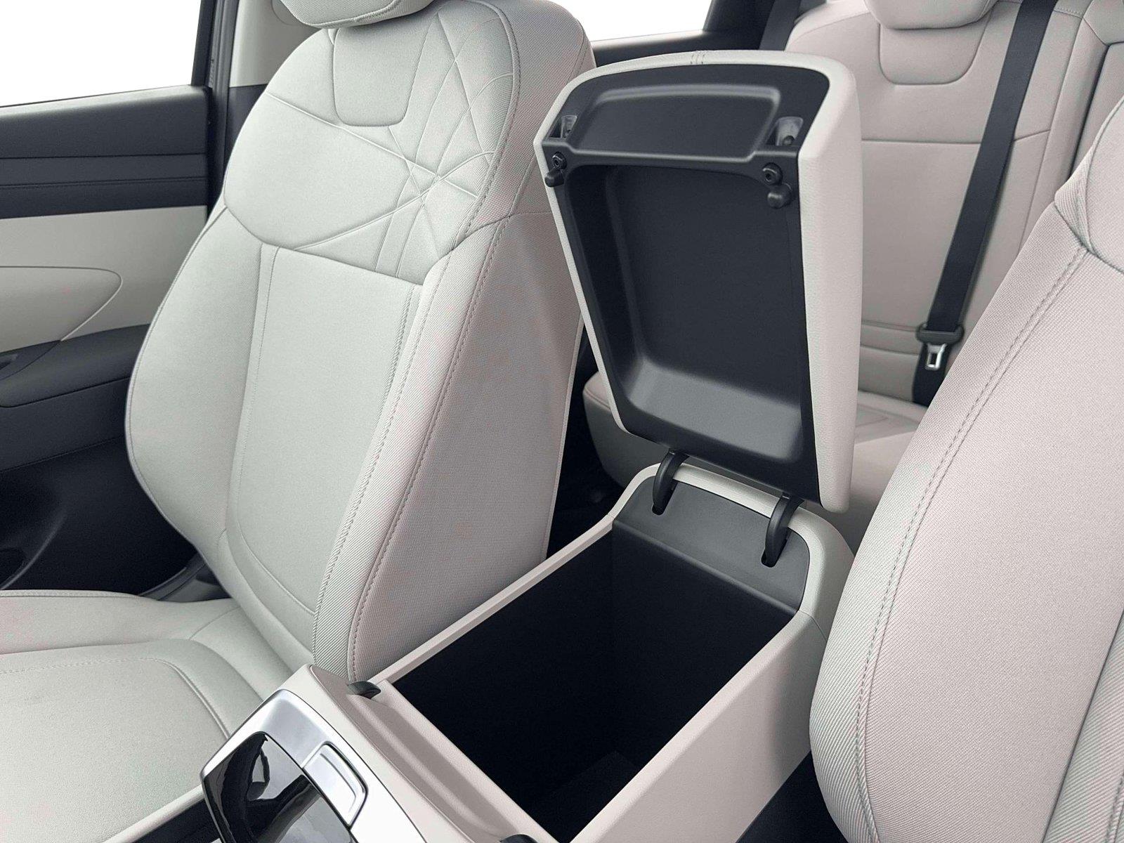 New 2026 Shimmering Silver Hyundai SE image 18
