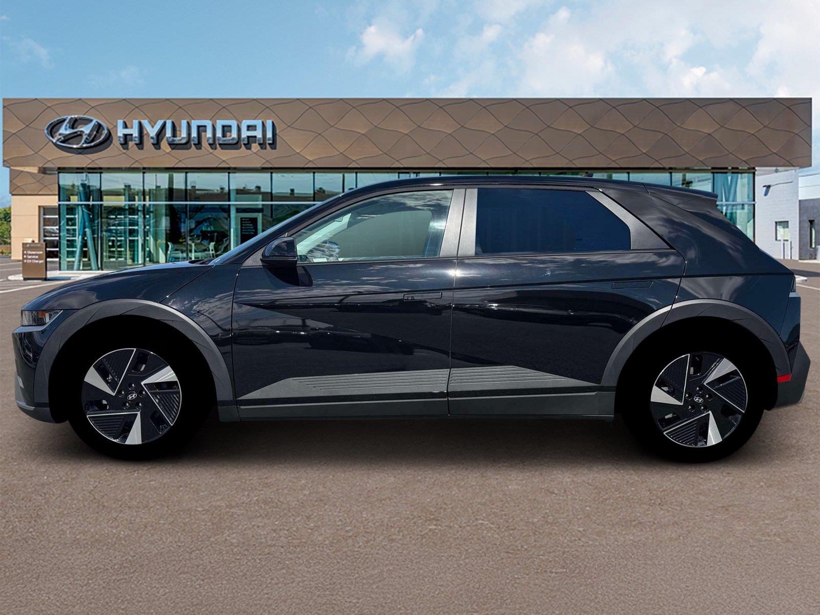 New 2026 Abyss Black Hyundai SEL image 3