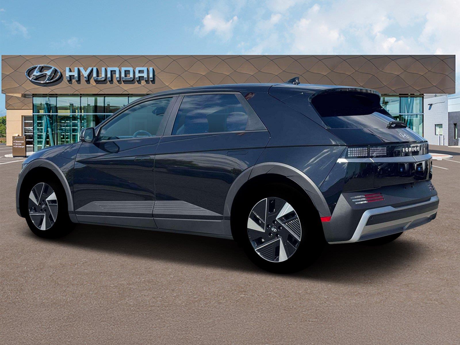 New 2026 Abyss Black Hyundai SEL image 4